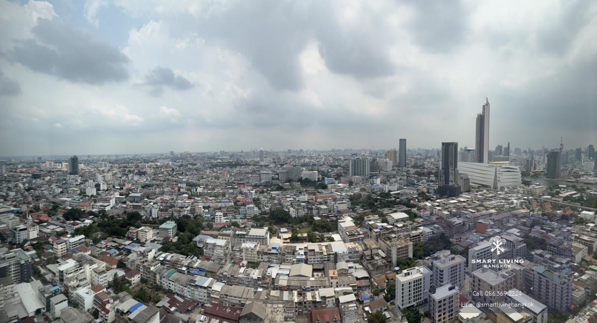 📢👇Corner unit at Villa Sathorn, stunning view at 2 balconies :one side overlooks the curve of the river, Wat Arun, and Rama VIII Bridge, while the other side provides views of Iconsiam, Four Seasons, Asiatique, and the suspension bridge.