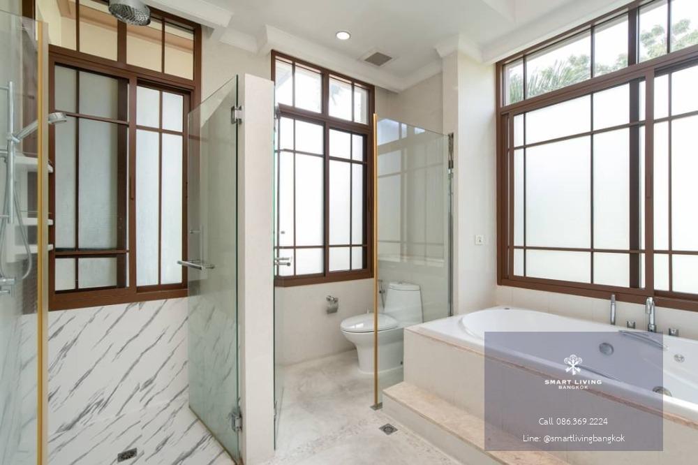 Luxury corner unit house with private pool and Jacuzzi for rent / sale in nice quiet and shady village with good security in the heart of BKK near St.Andrews International School Bangkok, Bangkok Adventist International