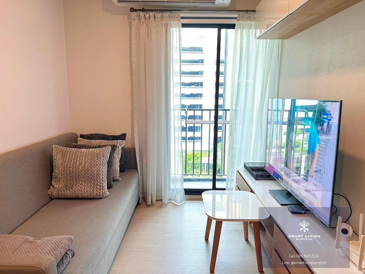 📢👇Good deal for 3 beds ,corner unit, pool view, fully furnished.15 minutes to Mega Bangna, 20 minutes to Suvarnabhumi Airport, near Bangkok Mall, close to international schools and hospitals, near the tollway (to the airport or Pattaya).