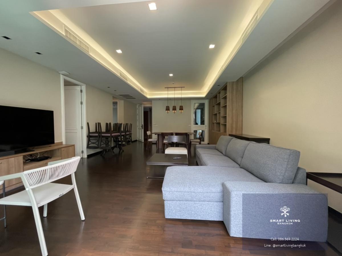 📢👇Special unit by the pool,  big living room,  near Lumpini park , Velaa community mall, ONE Bangkok , easily access to many street.