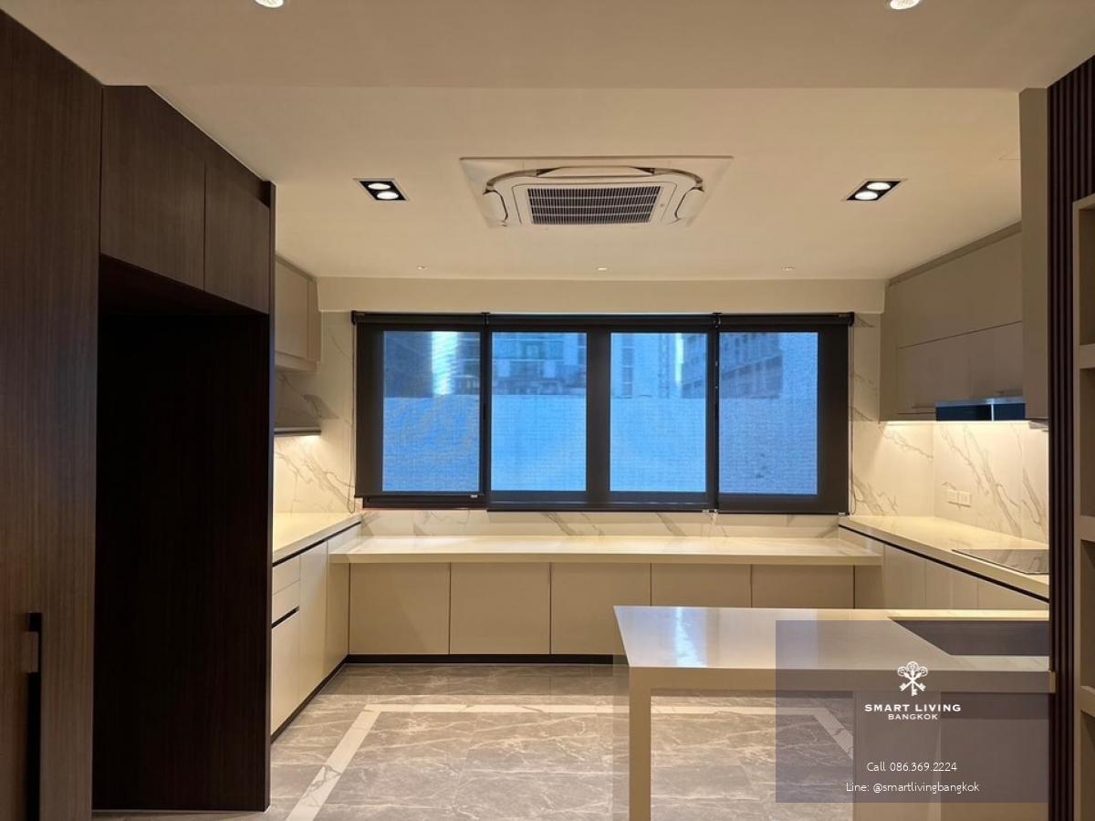 📢👇Newly renovated Penthouse at Ploenchit Terrace for sale, big balcony , located  near Central World, Central Embassy, Central Chidlom, express way