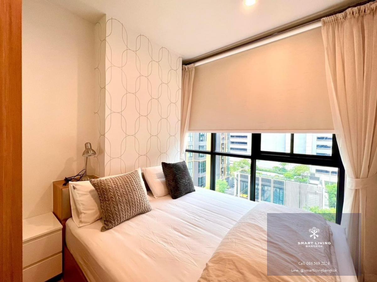 📢👇Good deal for 3 beds ,corner unit, pool view, fully furnished.15 minutes to Mega Bangna, 20 minutes to Suvarnabhumi Airport, near Bangkok Mall, close to international schools and hospitals, near the tollway (to the airport or Pattaya).