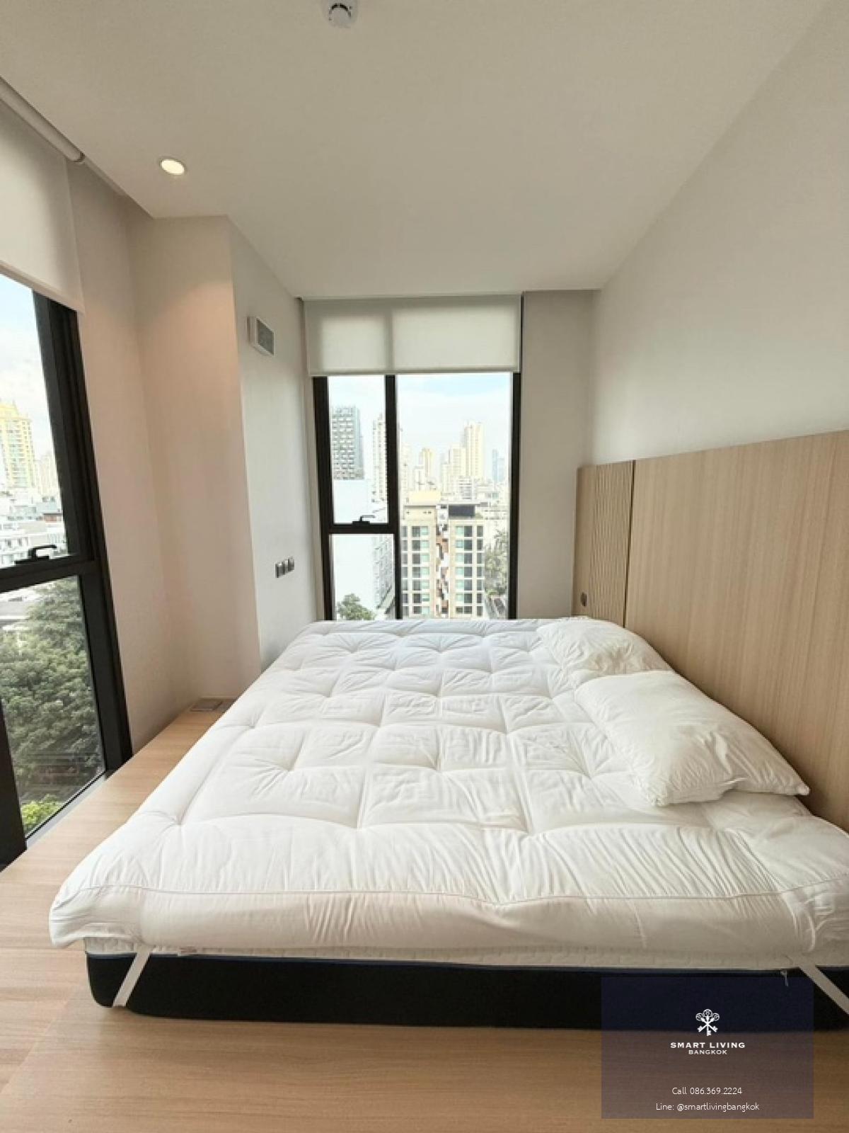 📢👇One of brand new petfriendly condo and unit , easily traveling in many routes and transportation as near BTS, MRT, ARL,unblocked view, corner unit, free internet, ready to move in