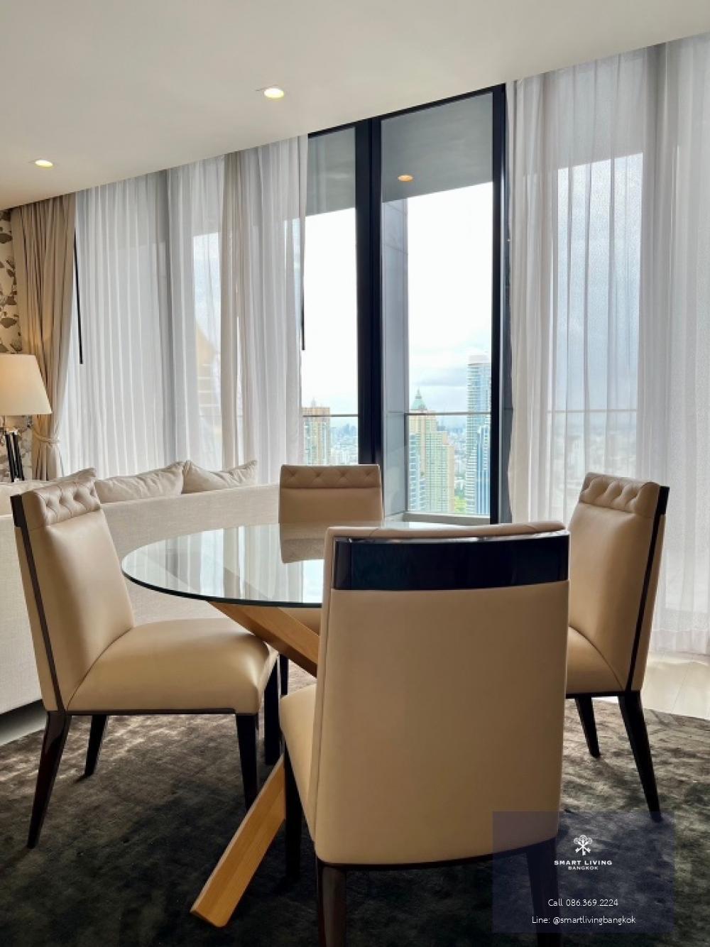 📢👇Rare item! PENTHOUSE DUPLEX in the luxury condo located near BTS Ploenchit with a direct connection to the building. It\ s close to Central Embassy and Central Chidlom,  big size nice decoration, private lift, unblocked view, ready to move in