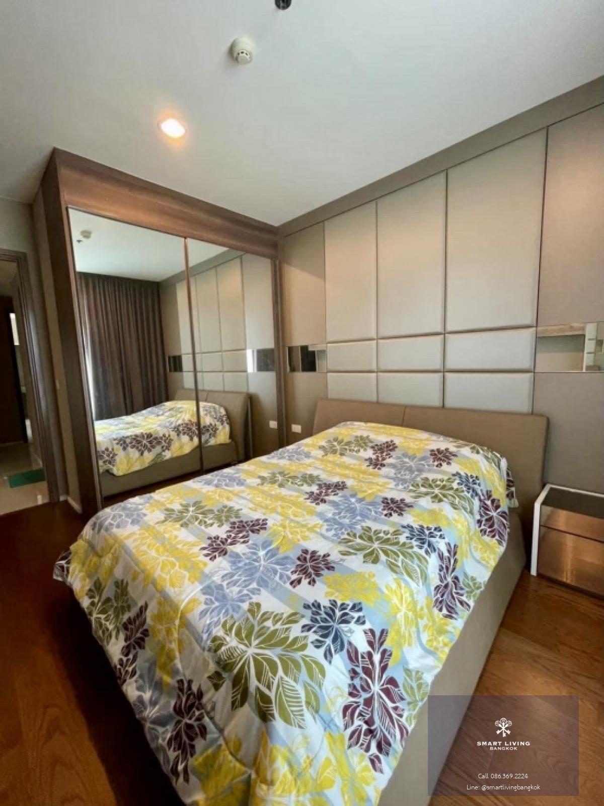 📢👇Sell with tenant til Dec 24Special huge corner unit, Feng Shui Dragon Head with the Most beautiful curve view of the Chao Phraya River  in every room, near Asiatique, Shrewsbury international school.Also near shopping mall such as Vanilla moon, Termina