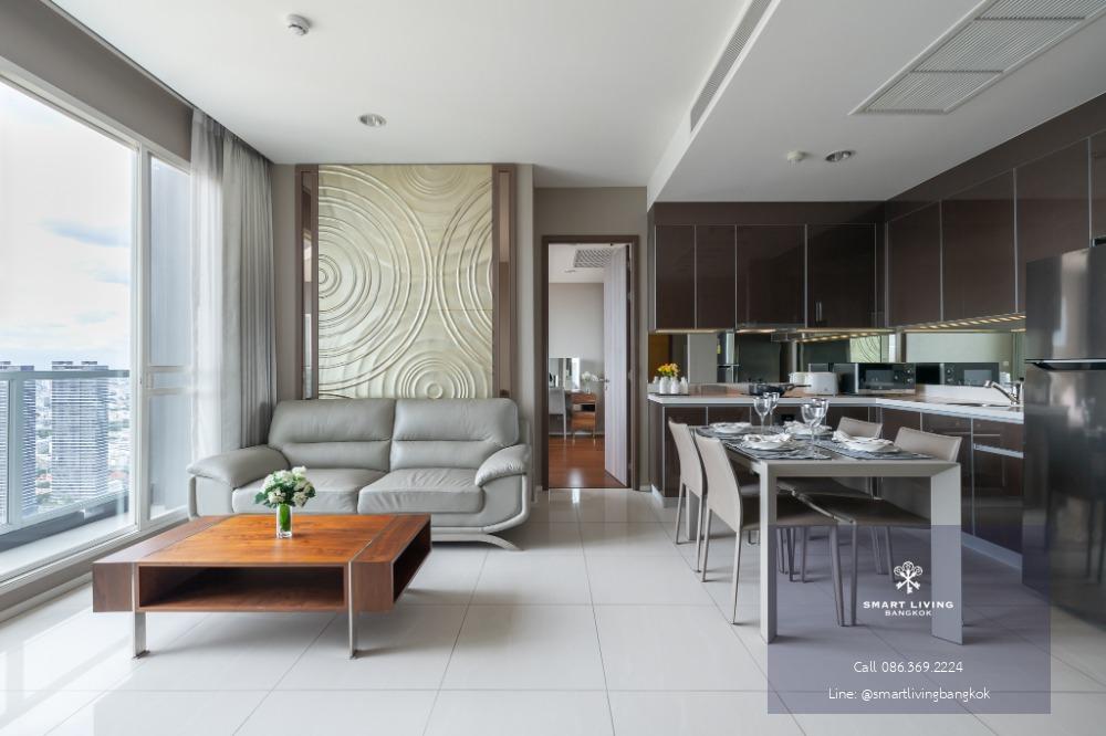 ให้เช่า Menam Residences คอนโดลักซ์ชัวรี่ ขนาด 2 ห้องนอน, เฟอร์นิเจอร์ครบ พร้อมเข้าอยู่, ชั้นสูง วิวแม่น้ำเจ้าพระยา, ใกล้ BTS สะพานตากสิน