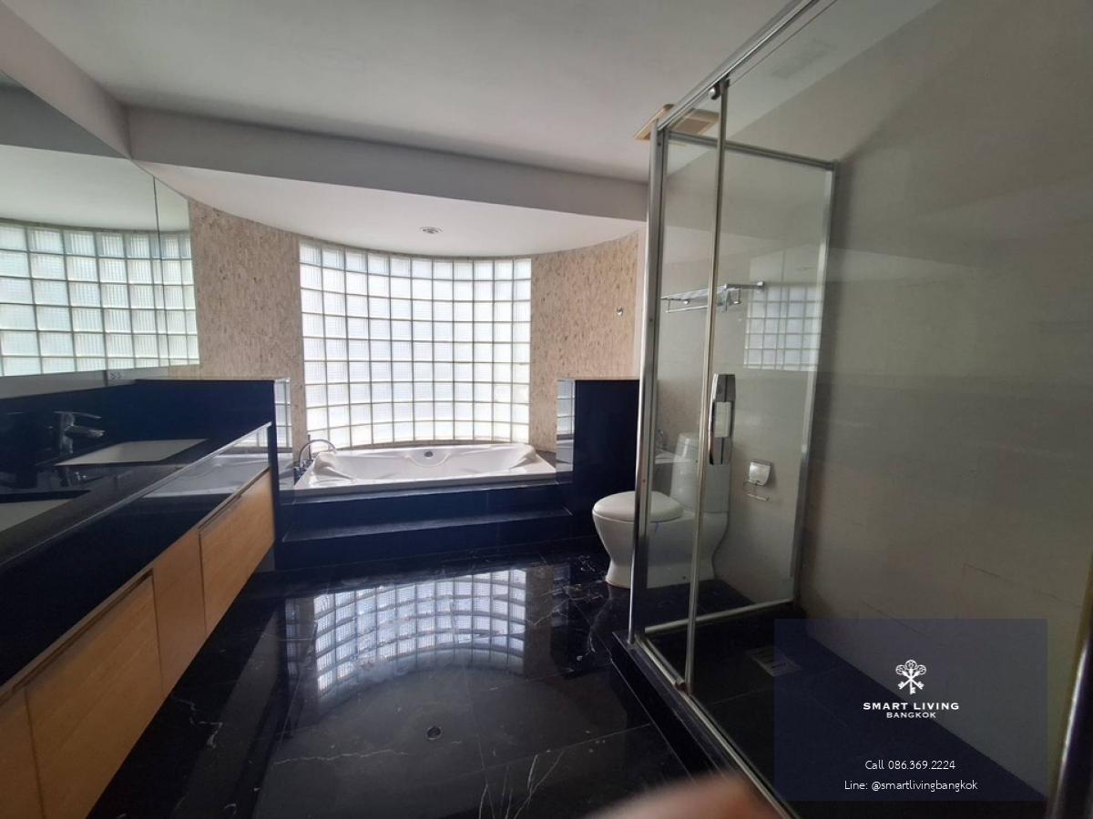 📢👇Living in luxury duplex unit with private pool, walking distance to Emporium