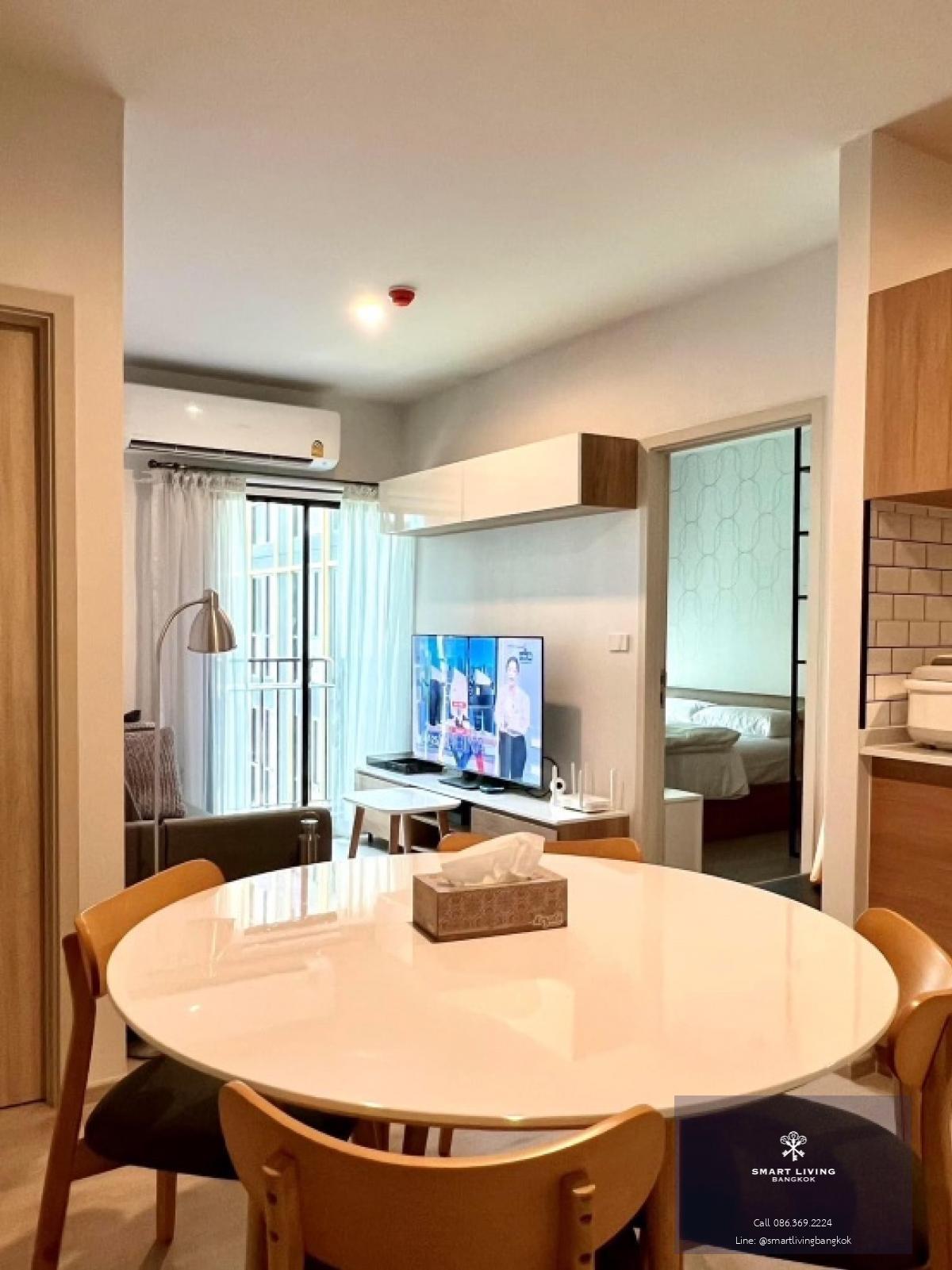 📢👇Good deal for 3 beds ,corner unit, pool view, fully furnished.15 minutes to Mega Bangna, 20 minutes to Suvarnabhumi Airport, near Bangkok Mall, close to international schools and hospitals, near the tollway (to the airport or Pattaya).