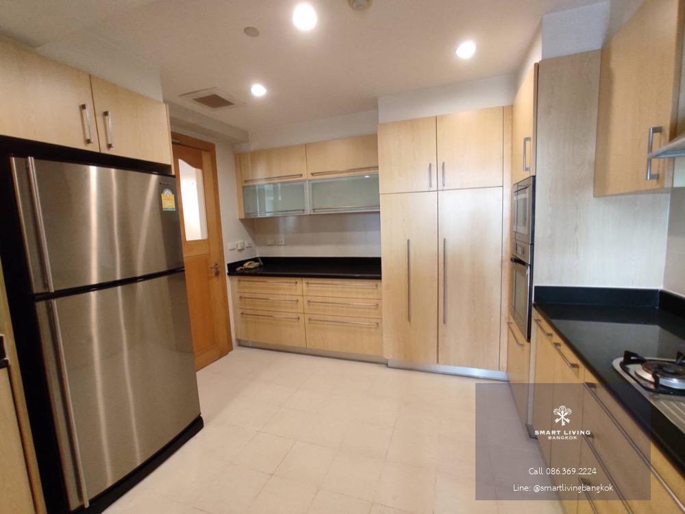 For rent 3 bedrooms, petfriendly in town near BTS Phromphong