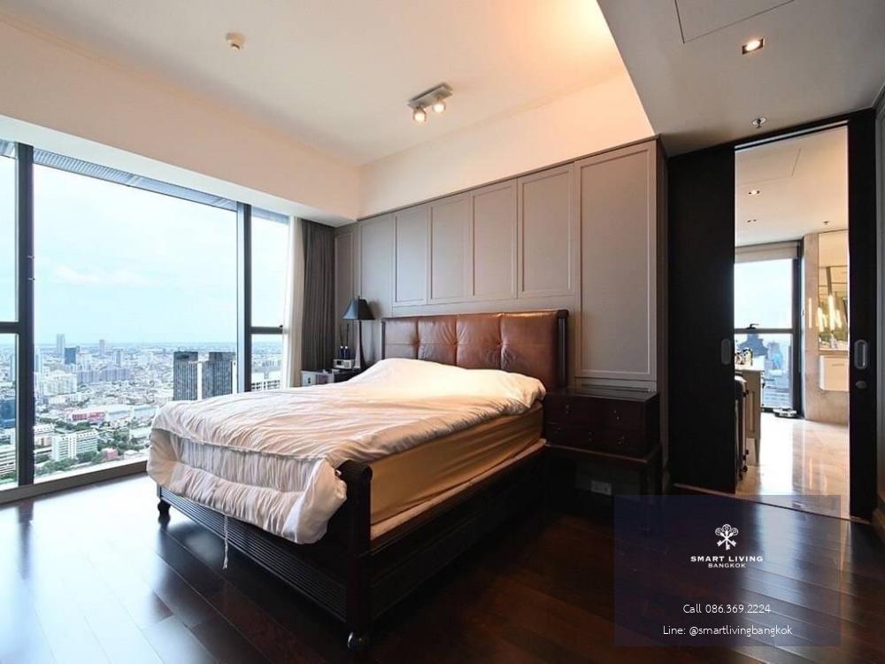 📢👇For rent rare item luxury duplex unit ,4 bedrooms in CBD area near BTS Chong Nonsi, decorated with Chanin furniture, unblocked view of Chao Phraya River