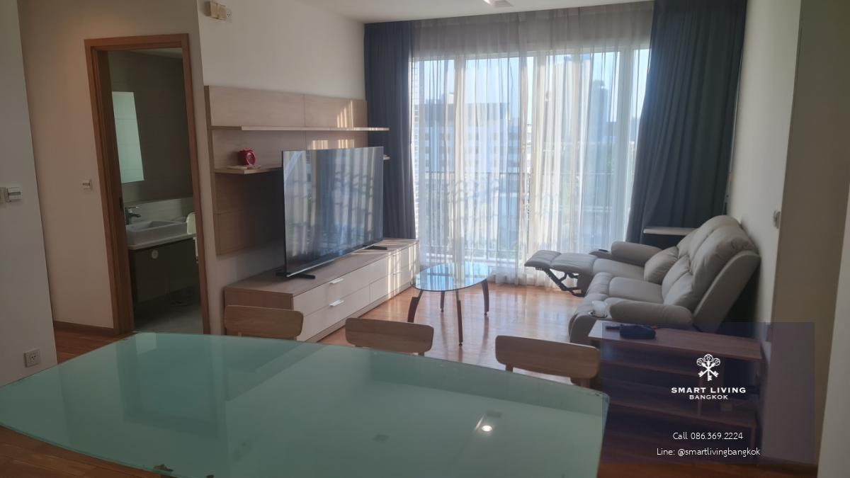 📢👇Rare item, 3 beds at Siri@Sukhumvit .Good deal also with free internet, good location in Thonglor, fully furnished, pool view, walking distance to Community Malls, Starbucks, 7-11 (right next door), restaurants. Very convenient for traveling from both S