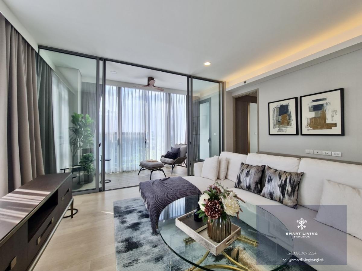 📢👇 Luxurious condominium in the heart of Asoke-Rama 4, conceige service from a world-class hotel , unblocked view, also many special offer such as free transfer expenses etc.