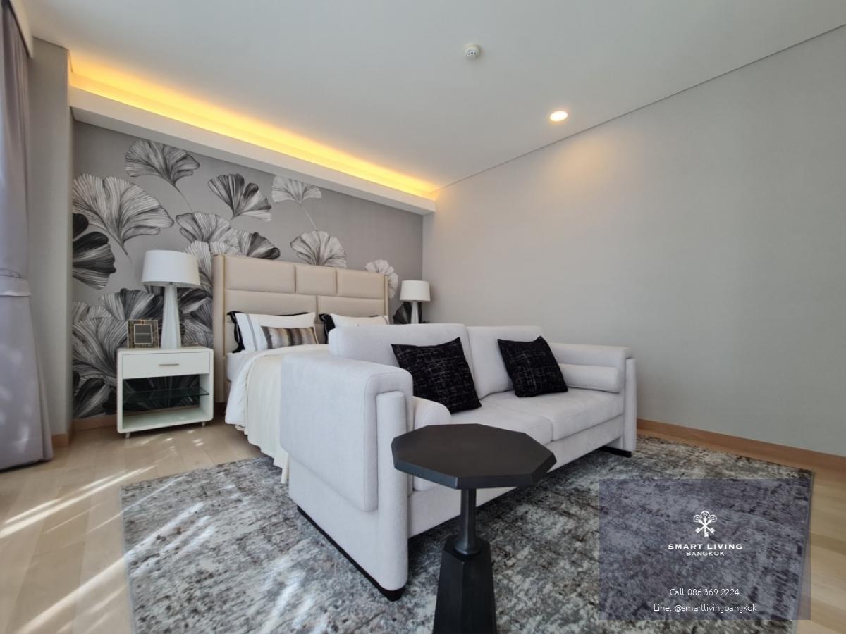 📢👇 Luxurious condominium in the heart of Asoke-Rama 4, conceige service from a world-class hotel , unblocked view, also many special offer such as free transfer expenses etc.