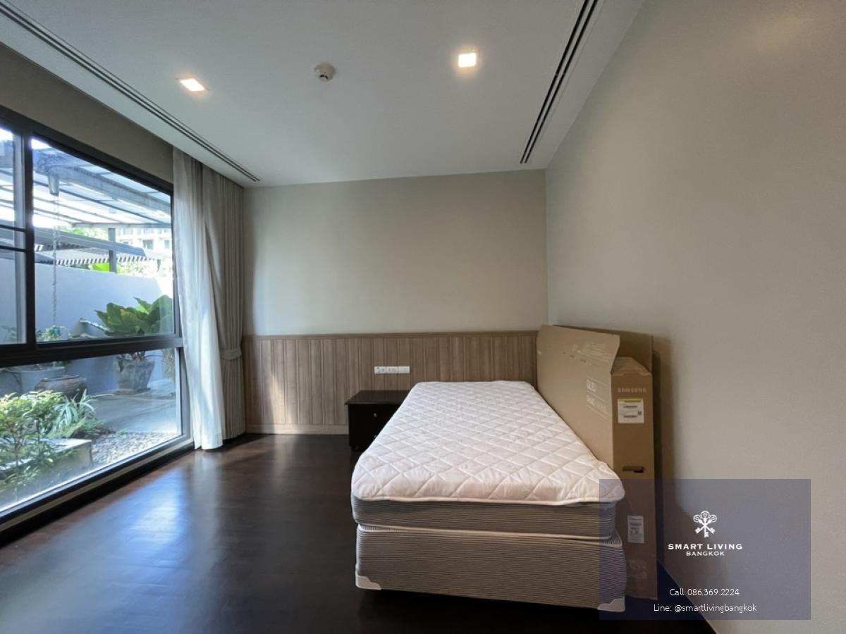 📢👇Special unit by the pool,  big living room,  near Lumpini park , Velaa community mall, ONE Bangkok , easily access to many street.