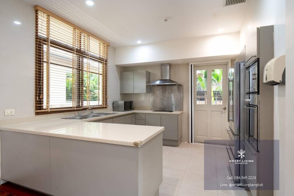 Luxury corner unit house with private pool and Jacuzzi for rent / sale in nice quiet and shady village with good security in the heart of BKK near St.Andrews International School Bangkok, Bangkok Adventist International