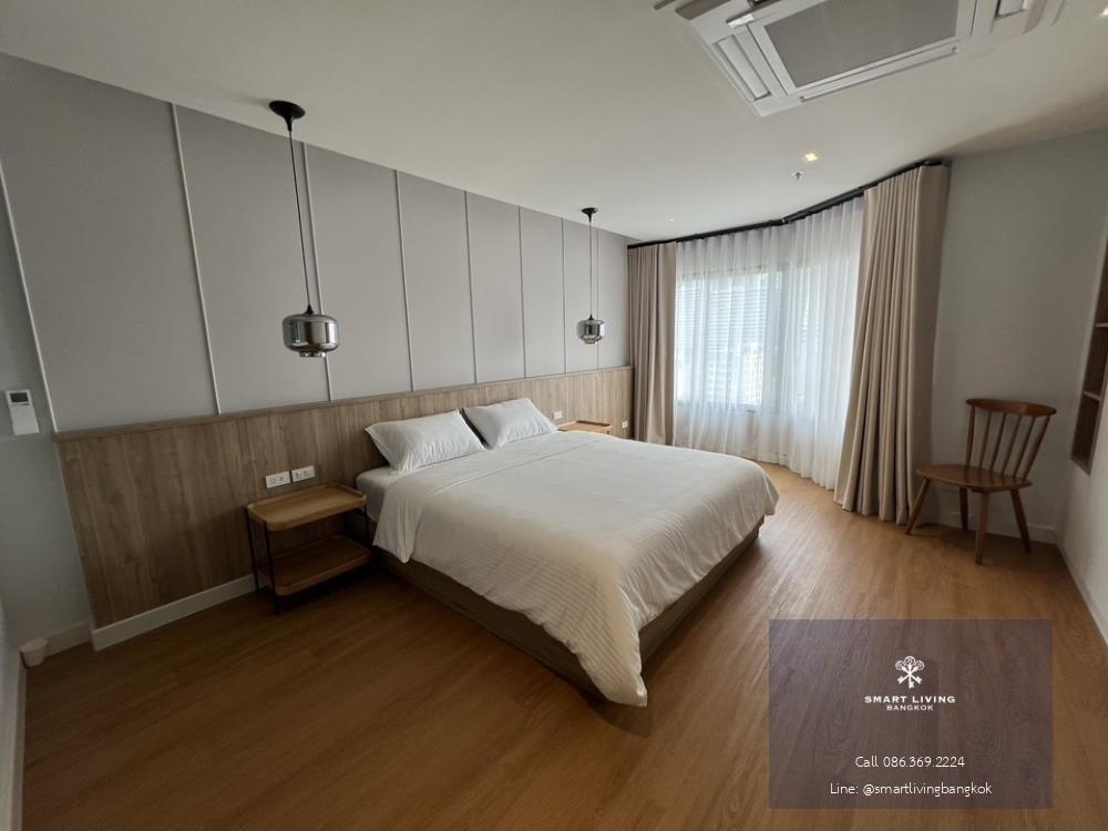 📢👇 Newly renovated 2 beds, complete makeover from floor to ceiling, brand-new electrical appliances for your modern comfort. Unblocked view from balcony . Near Conrad Hotel, Lumpini Park, BTS Pleonchit, and the lively Ruamrudee Village teeming with bars a