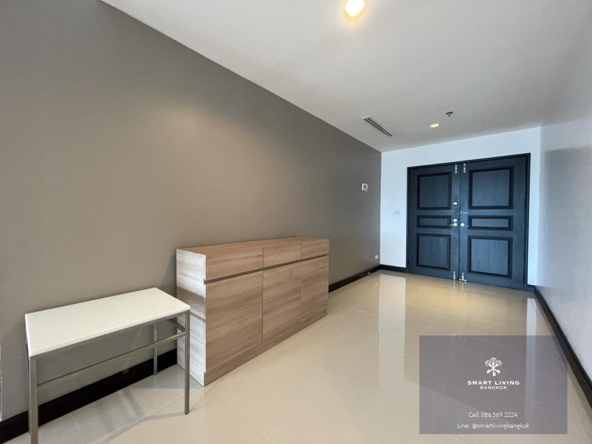 📢👇 Newly renovated unit, unblocked view , 4 bedrooms , easily access many routes: Ekamai, Thonglor and Phrakanong, Rama 9