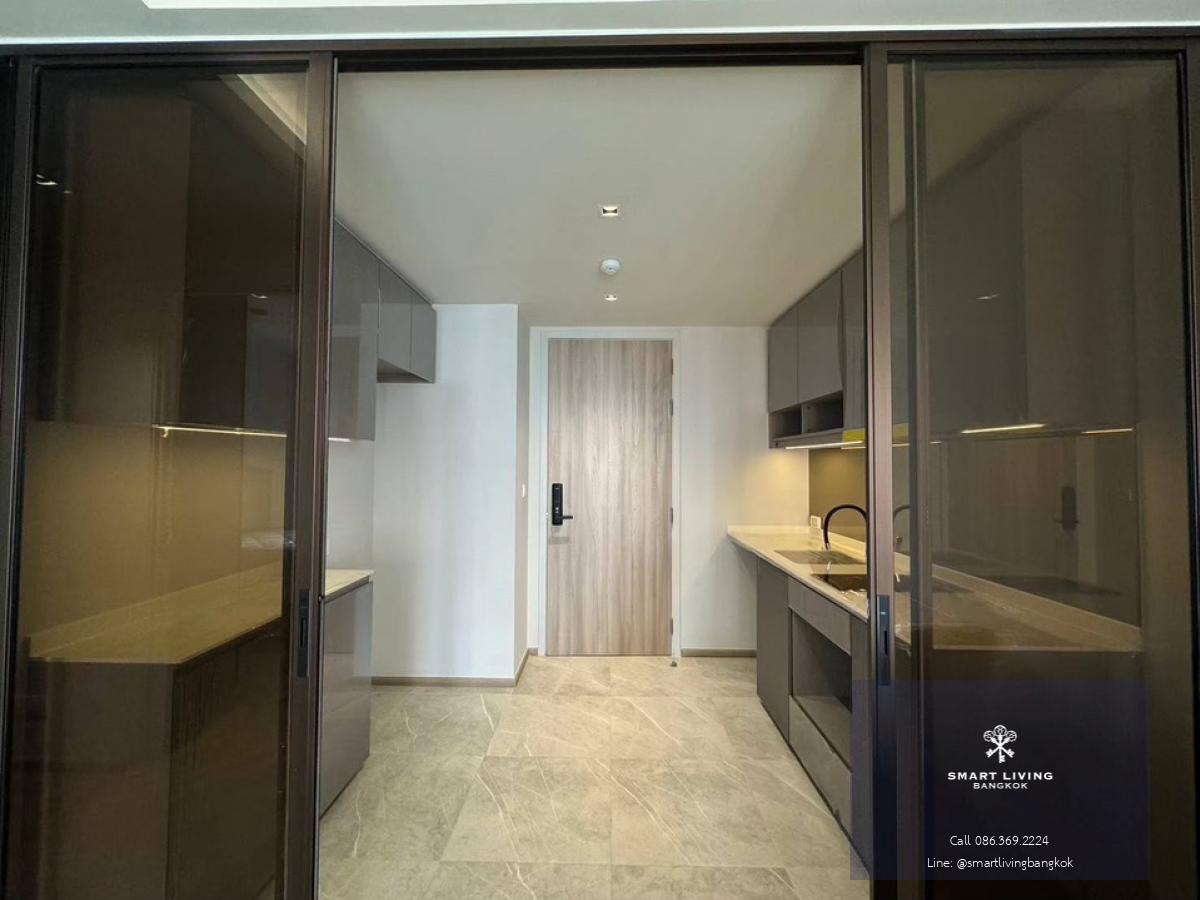 📢👇Brand new unit and low rise project for sale , affordable price and worth for living or investing at  minimal luxury place Chapter Thonglor 25 , surrounded by many popular restaurants, community mall, supermarkets.