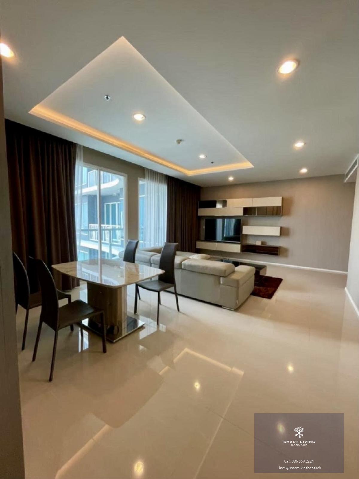 📢👇Sell with tenant til Dec 24Special huge corner unit, Feng Shui Dragon Head with the Most beautiful curve view of the Chao Phraya River  in every room, near Asiatique, Shrewsbury international school.Also near shopping mall such as Vanilla moon, Termina