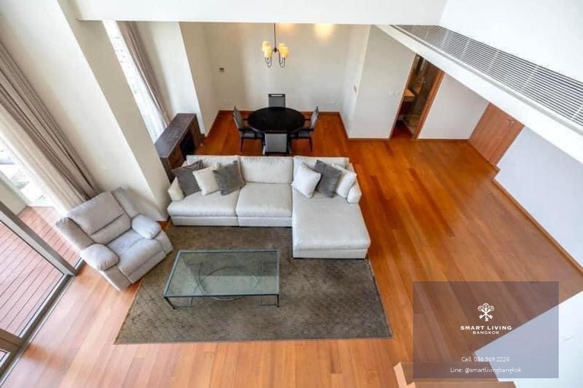 📢👇Luxury condo 1 bed Duplex, private lift, nice modern decoration, spacious living room , unblocked view, located in Sathorn, next to Sukhothai hotel. There are three exits: one to Soi Suan Phlu , Soi Nanta(Sathon 1),  Sukhothai hotel ( south Sathon ), co