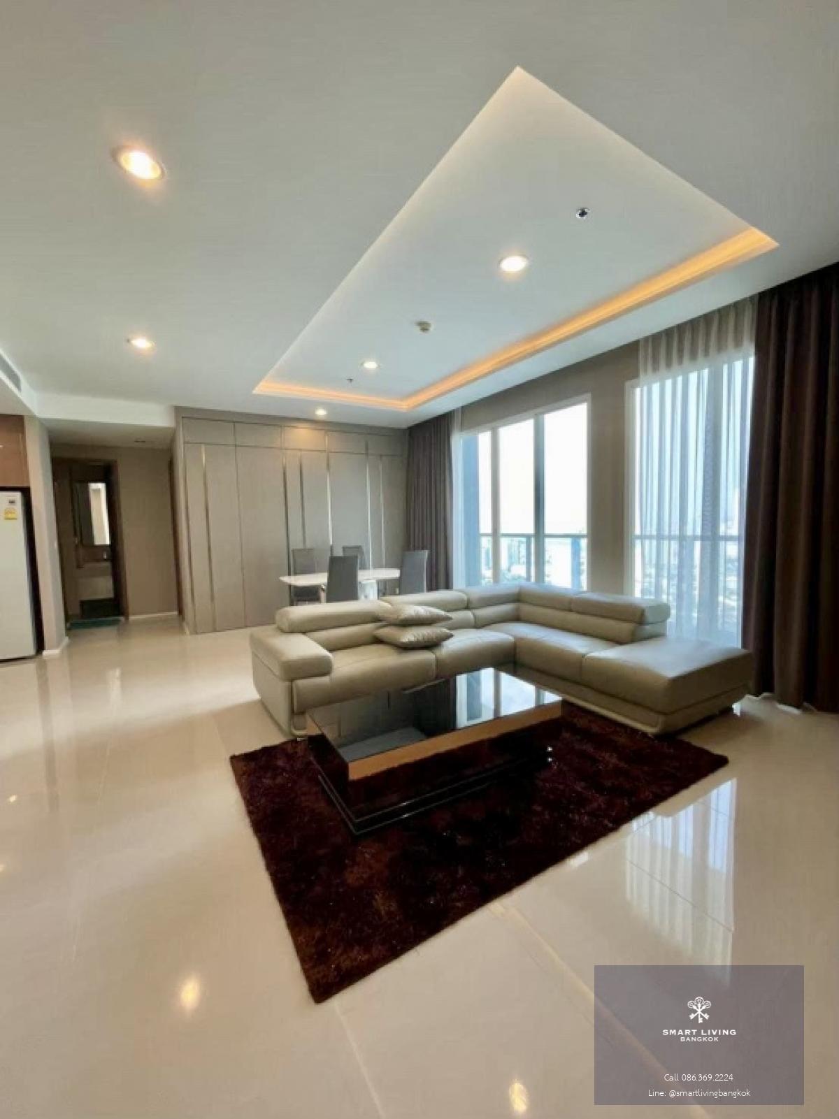 📢👇Sell with tenant til Dec 24Special huge corner unit, Feng Shui Dragon Head with the Most beautiful curve view of the Chao Phraya River  in every room, near Asiatique, Shrewsbury international school.Also near shopping mall such as Vanilla moon, Termina