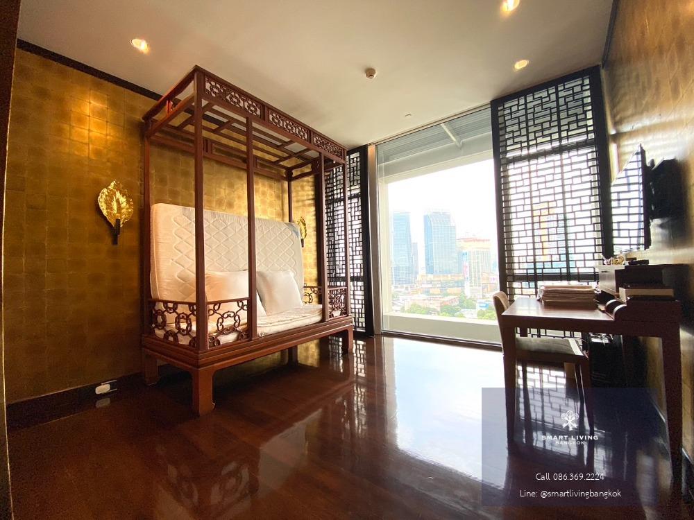 Experience luxurious living in the heart of the city! 🌟 3 bedroom penthouse condo, beautifully decorated in Chinese style. Spacious layout with breathtaking city views, located in the vibrant Sathorn area.