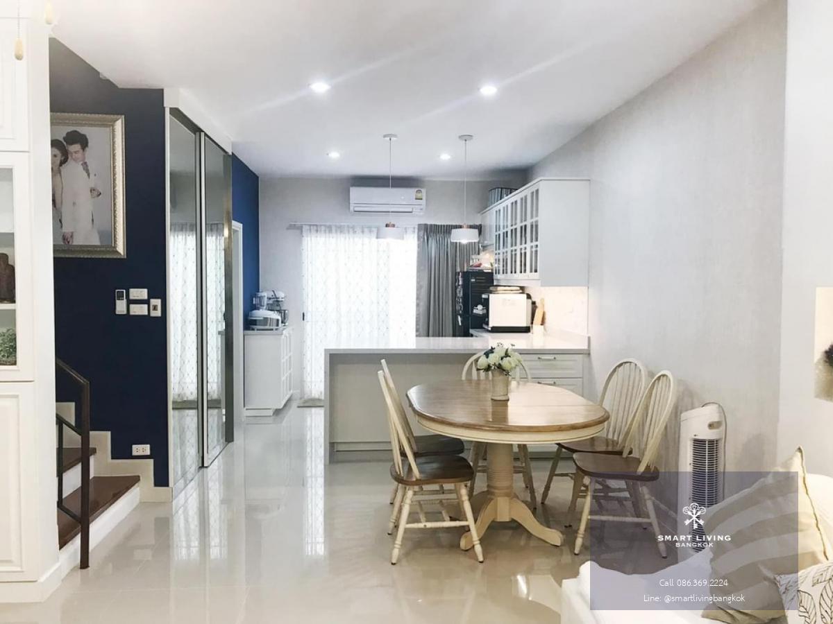 📢👇Luxury 3 storey Townhome at Leon Sukhumvit 62, good compound with good security, next to the expressway, nearby numerous schools, shopping malls, hospitals, restaurants