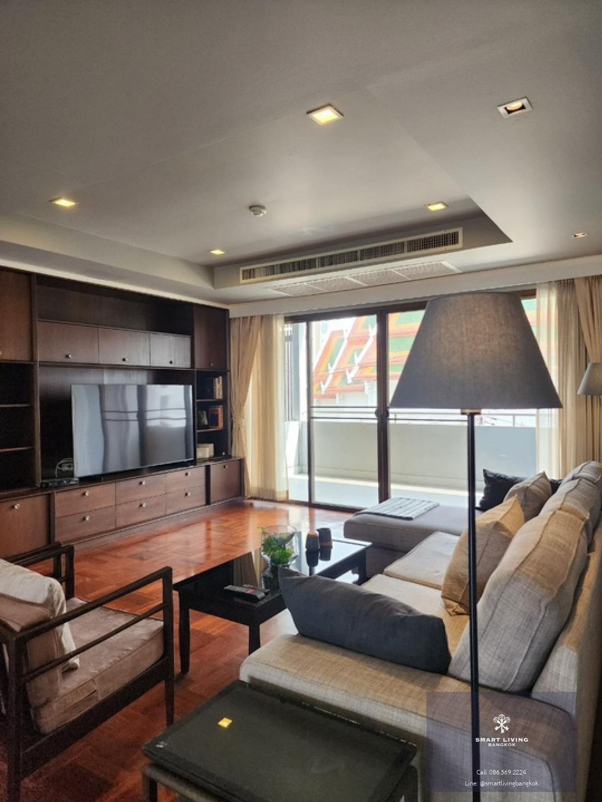 📢👇Huge size for 2 beds big living room, big balcony, Convenient place located just about 6 minutes walk to Lumpini Park and a 10 minutes walk to BTS Ploenchit, All Seasons Place.