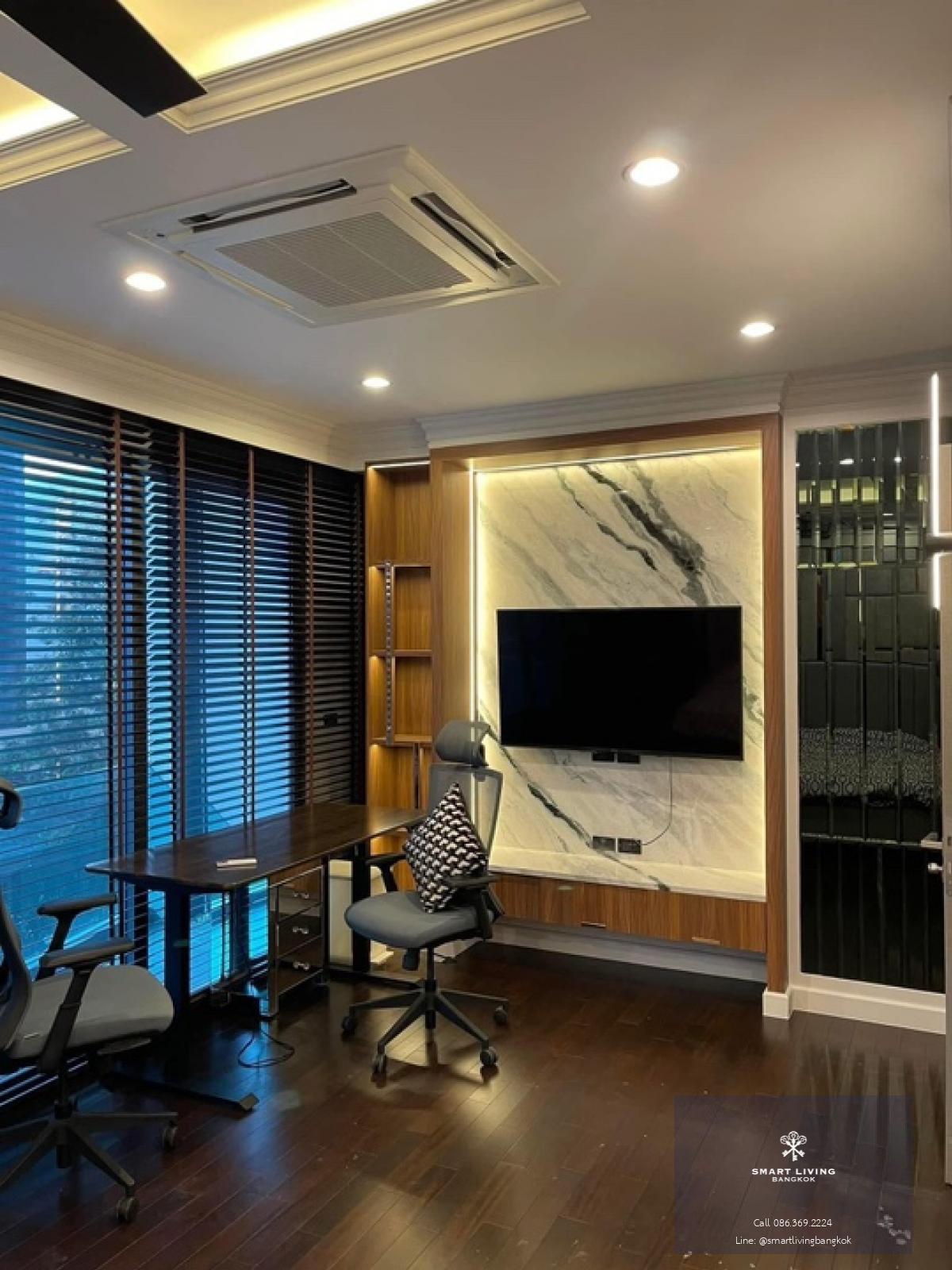 📢👇 Luxury 3.5 story townhouse at The Eight Jatujak Ratchada, near Central Ladprao , Jatujak park, easily traveling in many routes