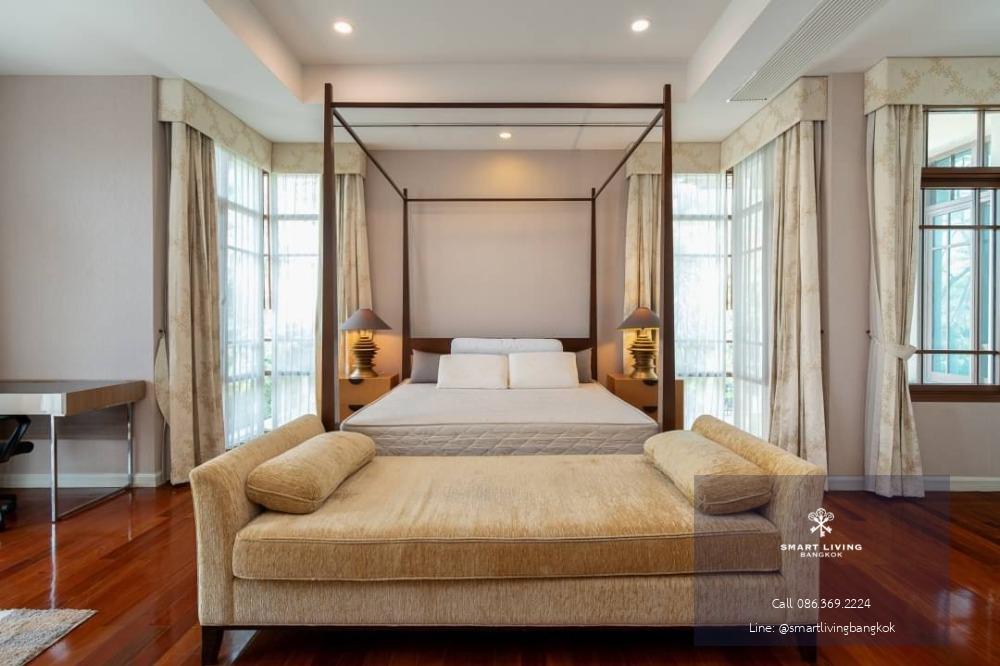 Luxury corner unit house with private pool and Jacuzzi for rent / sale in nice quiet and shady village with good security in the heart of BKK near St.Andrews International School Bangkok, Bangkok Adventist International