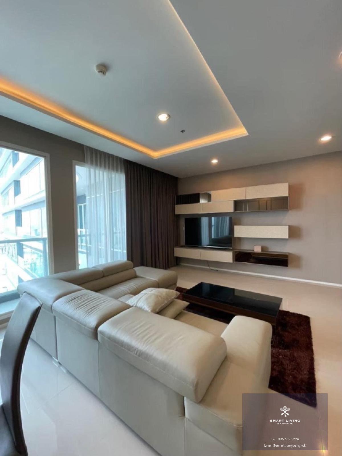 📢👇Sell with tenant til Dec 24Special huge corner unit, Feng Shui Dragon Head with the Most beautiful curve view of the Chao Phraya River  in every room, near Asiatique, Shrewsbury international school.Also near shopping mall such as Vanilla moon, Termina