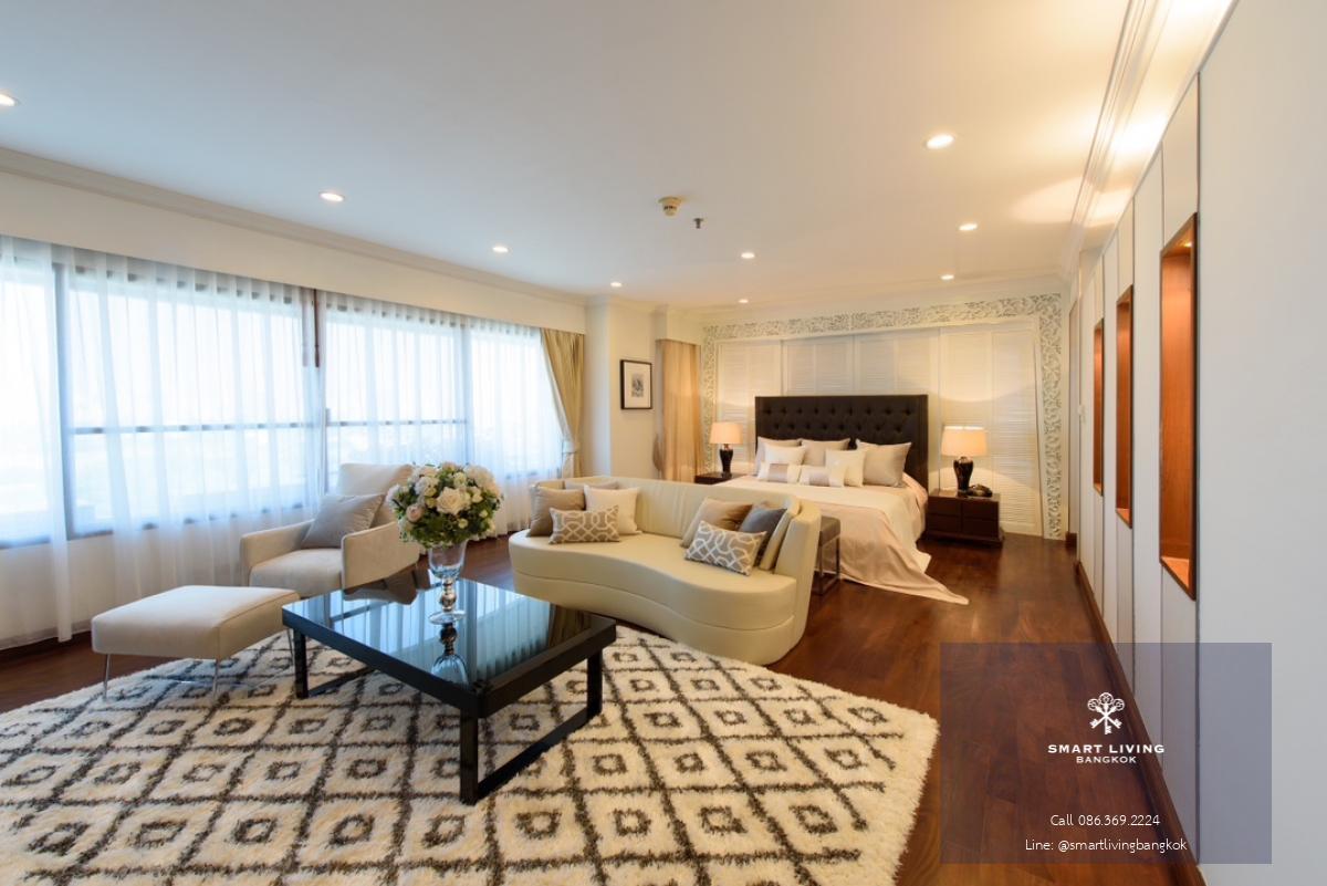 For rent: A luxurious duplex 4-bedroom penthouse suite in the heart of downtown Bangkok. It offers a panoramic view of Bangkok’s breathtaking skyline and Benjakiti Lake, with a large garden on the terrace.