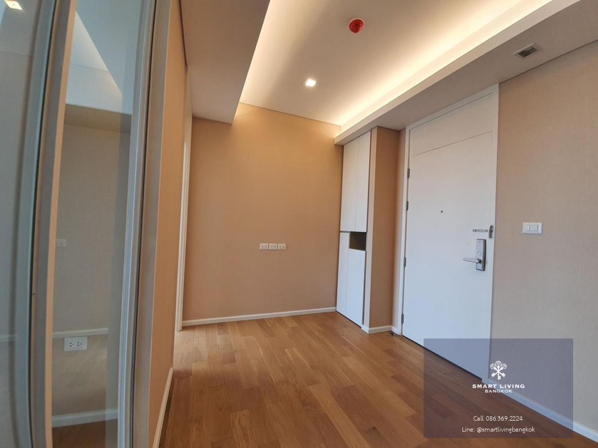 📢👇 Grab or Gone! Brand  new corner unit for sale at The Saint Residences , affordable and worth price for living or investing, unblocked view , near Central Ladprao, Union mall, Jatujak park. Easily access to many routes: Ladprao, viphavadee, Phahonyothin