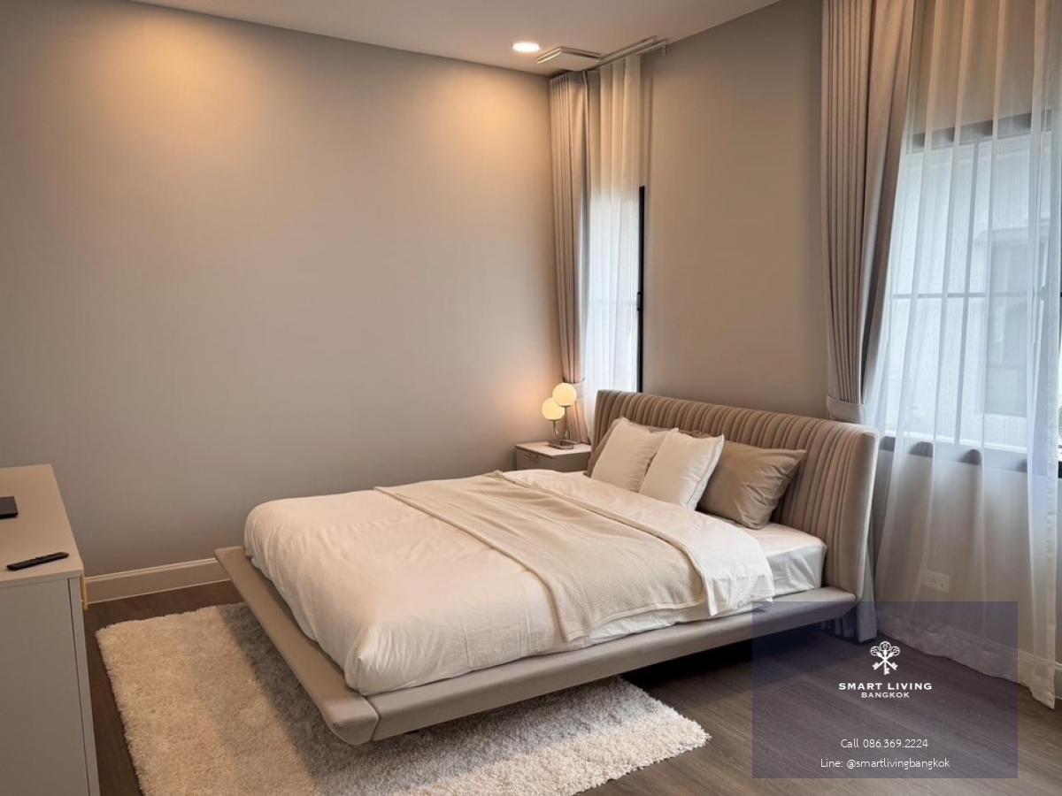 📢👇 New corner house for rent , never occupied, located in Nantawan Rama 9 - New Krungthepkreetha, a luxury compound with excellent security. Close to Brighton International School, Wellington International School, and Suvarnabhumi Airport. Fully furnished