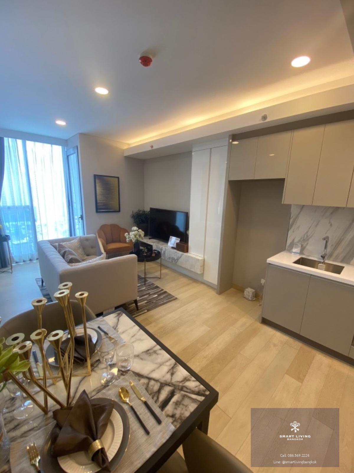 📢👇Luxurious condominium in the heart of Asoke-Rama 4, conceige service from a world-class hotel , also many special offer such as free transfer expenses etc.