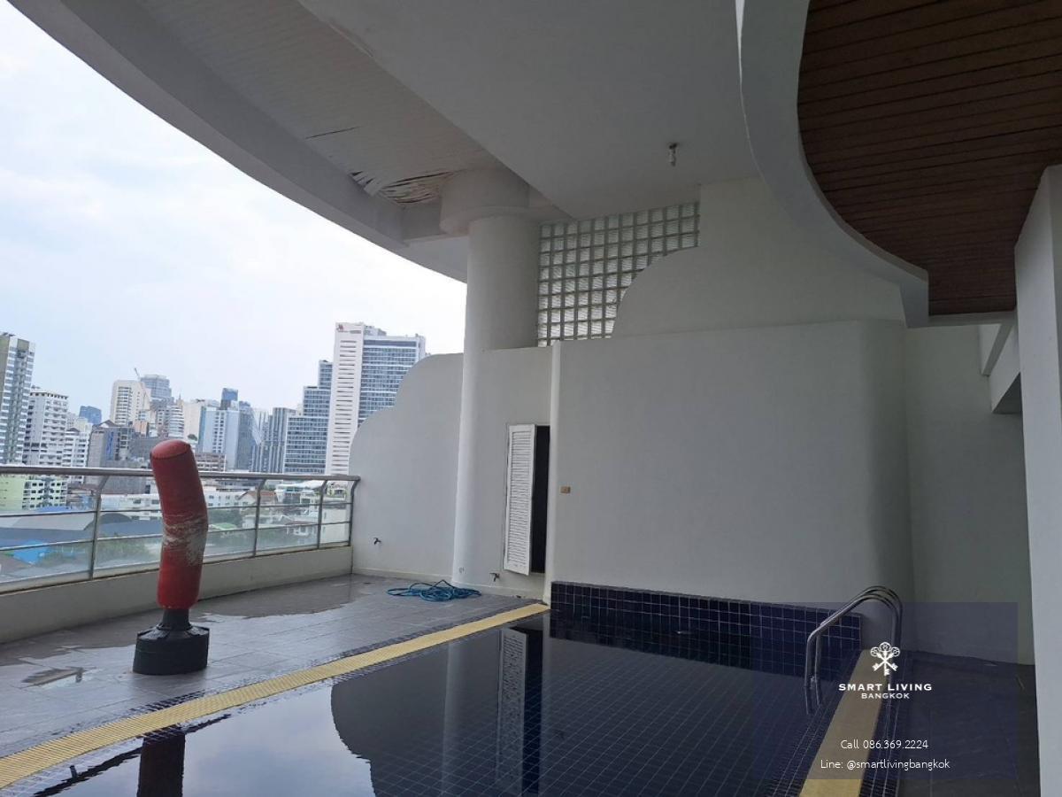 📢👇Living or investing in luxury duplex unit with private pool, walking distance to Emporium