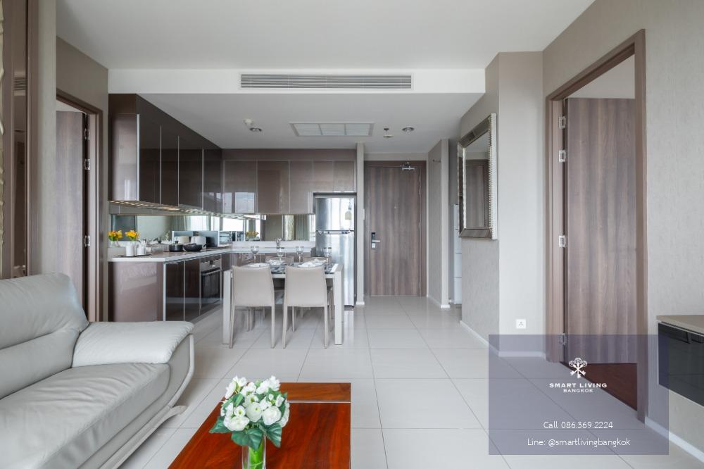 ให้เช่า Menam Residences คอนโดลักซ์ชัวรี่ ขนาด 2 ห้องนอน, เฟอร์นิเจอร์ครบ พร้อมเข้าอยู่, ชั้นสูง วิวแม่น้ำเจ้าพระยา, ใกล้ BTS สะพานตากสิน