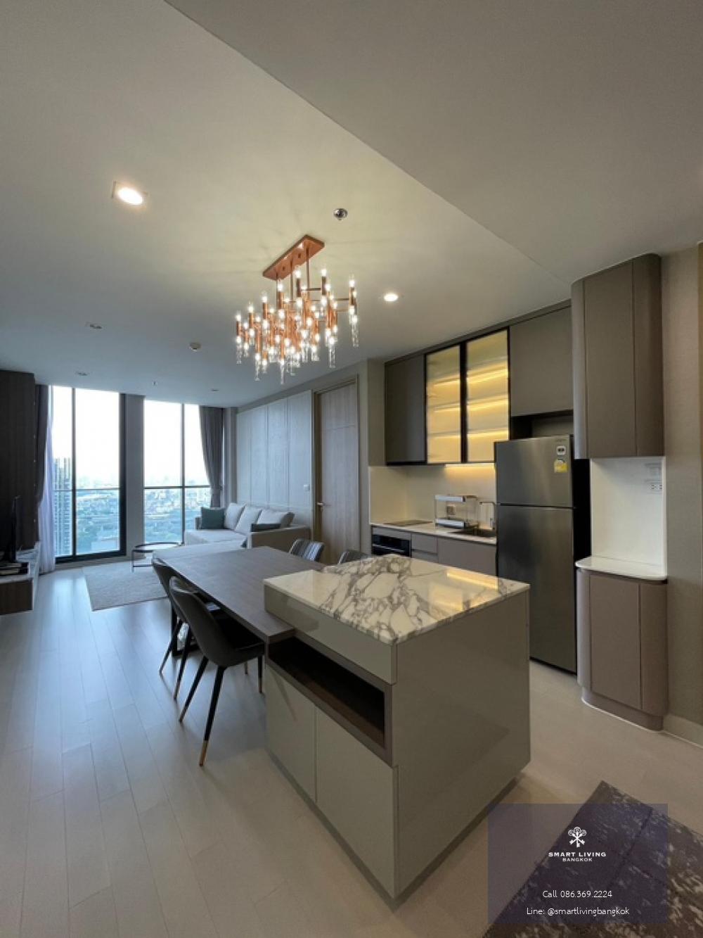 📢👇Sell with tenant contract til October 24 rental price 85k, condo has special entrance direct to BTS, corner fully furnished face north and east, unblocked view, private lift