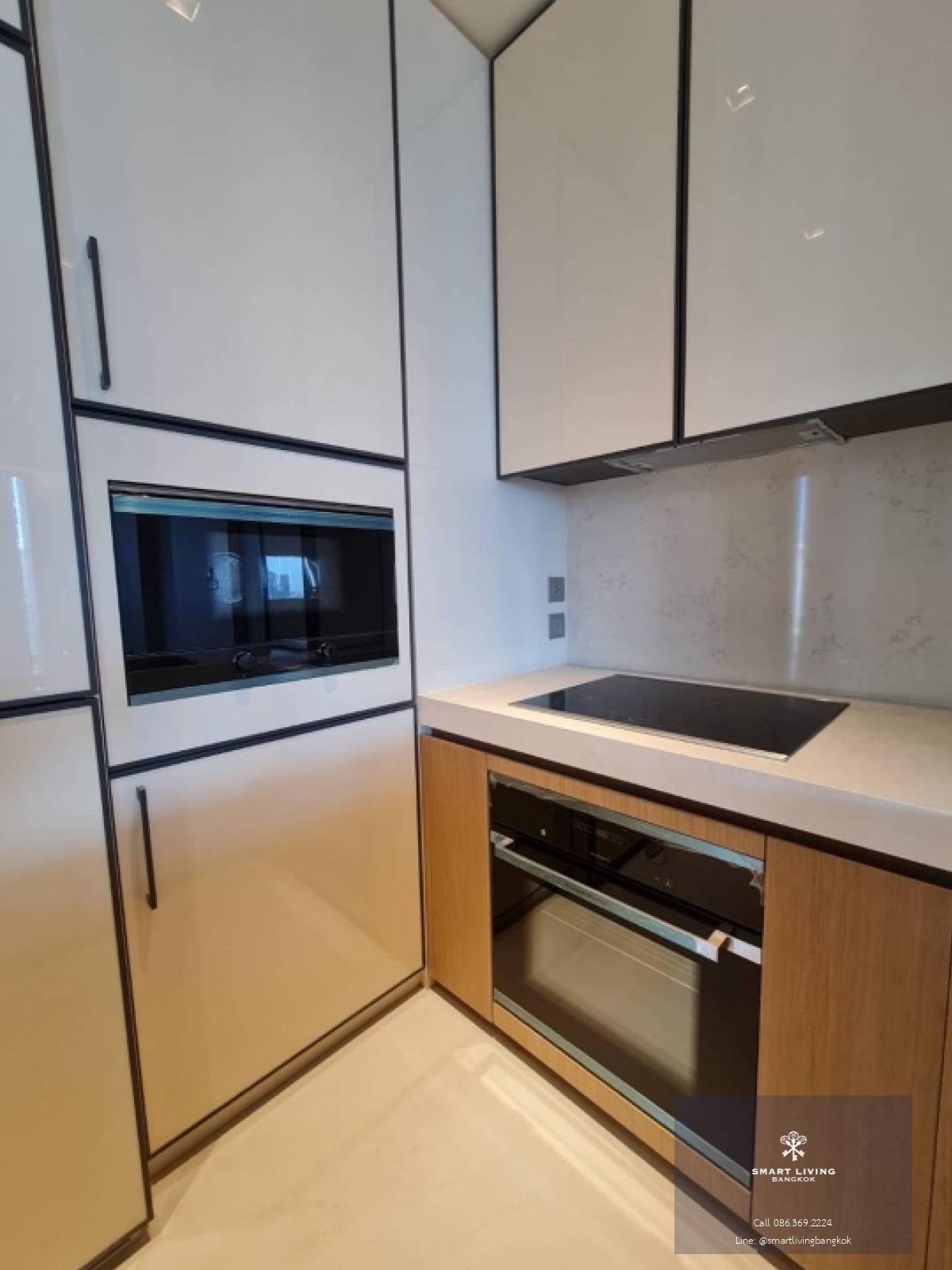 📢👇Hurry book now. Very good price for luxury condo with 5 stars concierge service, close to BTS, only about 10 mins walk to Em district , nice layout and decor, fully furnished, ready to move in