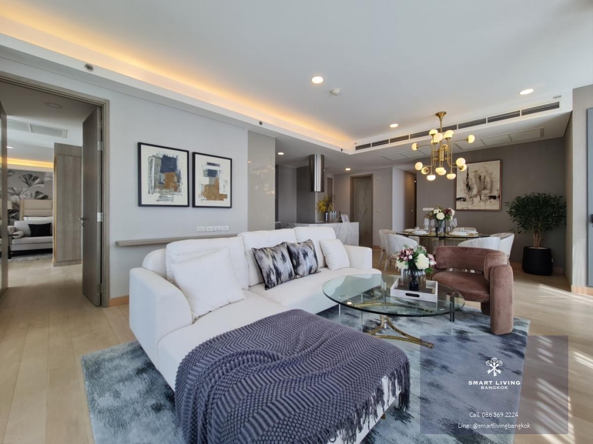 📢👇 Luxurious condominium in the heart of Asoke-Rama 4, conceige service from a world-class hotel , unblocked view, also many special offer such as free transfer expenses etc.