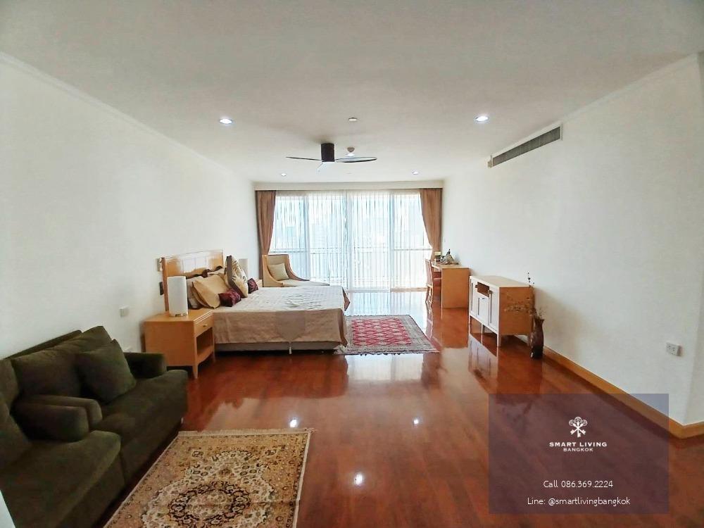 For Rent 4Bedroom huge unit behind Emphere near phromphong ready to move in