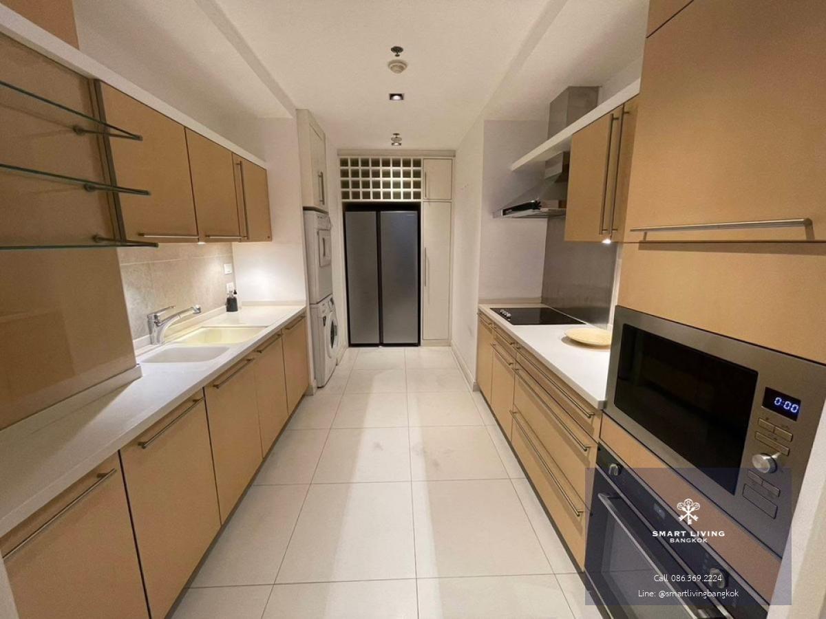 📢👇Luxury condominium near BTS Ploenchit, unblocked view, fully furnished.