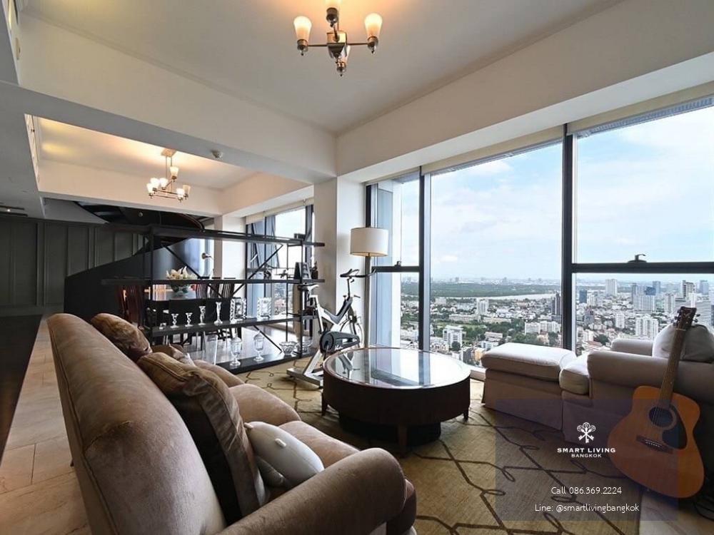 📢👇For rent rare item luxury duplex unit ,4 bedrooms in CBD area near BTS Chong Nonsi, decorated with Chanin furniture, unblocked view of Chao Phraya River