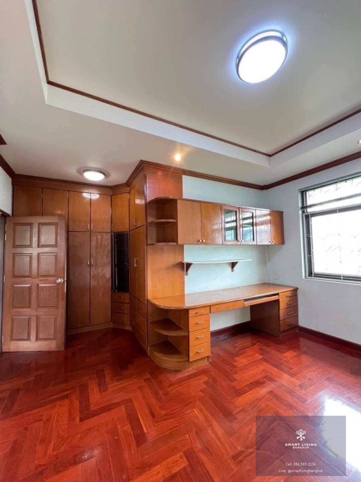 📢👇 Single house in Ladprao 93, 3-story, suitable for use as an office, workplace, or live-streaming studio. Registration is allowed.