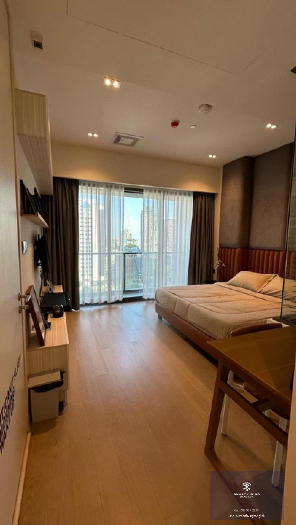 📢👇 Sell with tenant til December 25, one of the luxury place in Thonglor that very close to BTS and surrounding with many popular restaurants and, super market, coffee shops. Fully furnished.