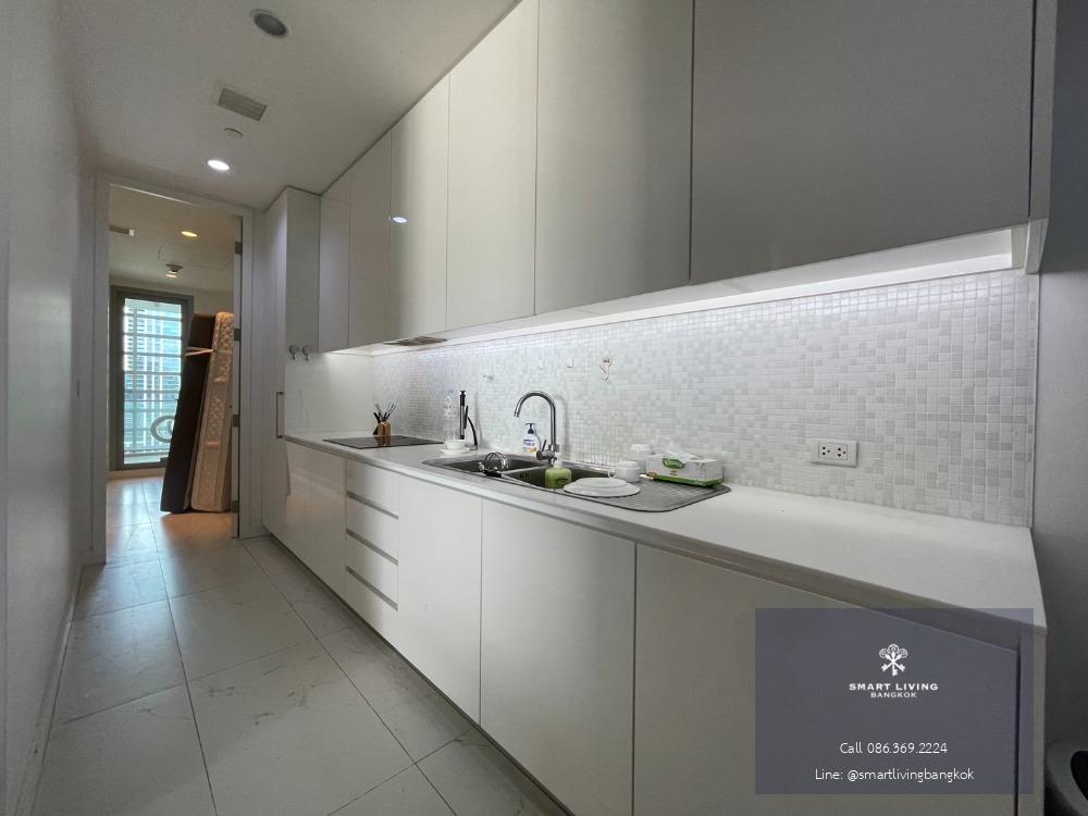 For rent!!  185 Rajadamri 3 bedrooms on high floor woth big living room and 2 kitchens plus maid room.  Large balcony with panorama view to sport club