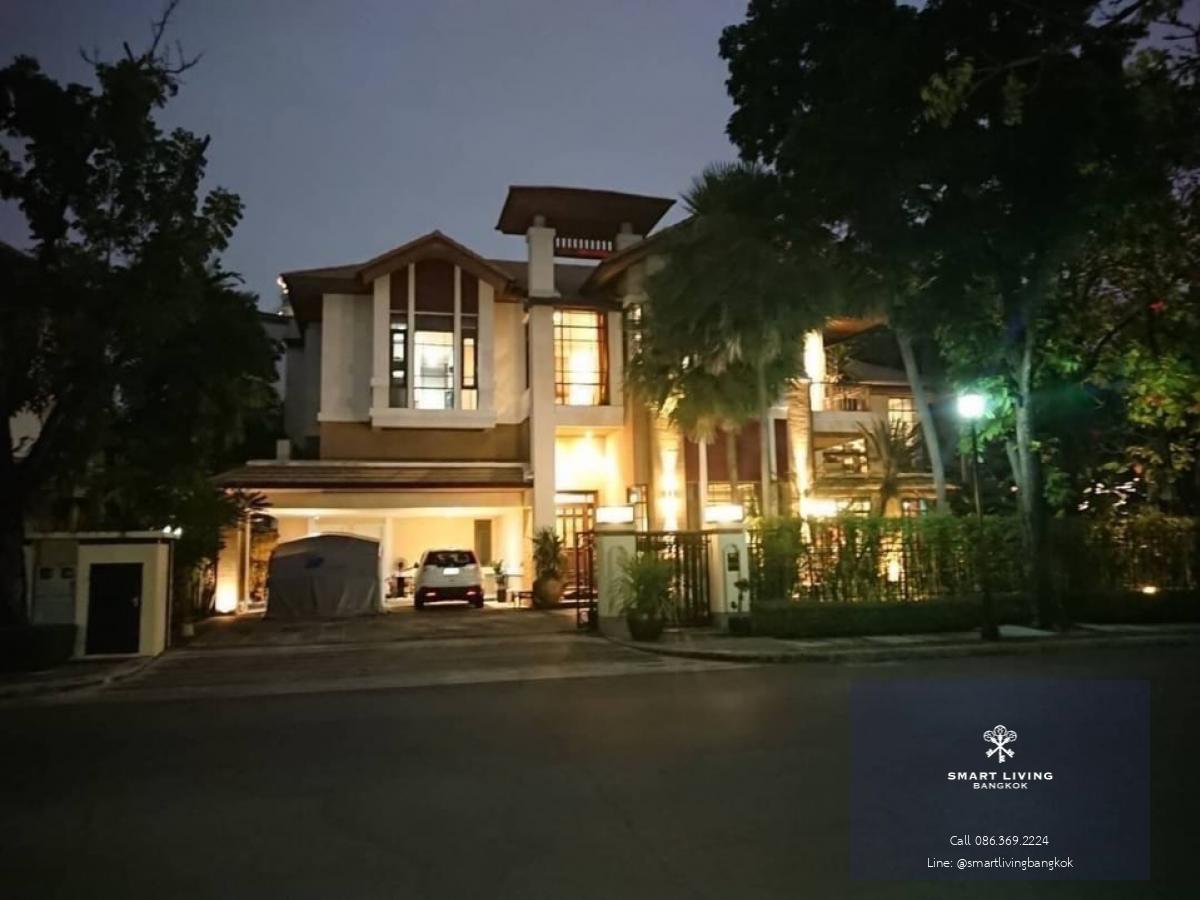 📢👇 Very Rare Item!!!Luxury corner house with private swimming pool and Jacuzzi,located in good security village , quiet and shady. Decorated as old English  style, golden teak floor,New Zealand Fleece Carpet , Marble & Granite Floor and Wall Import f