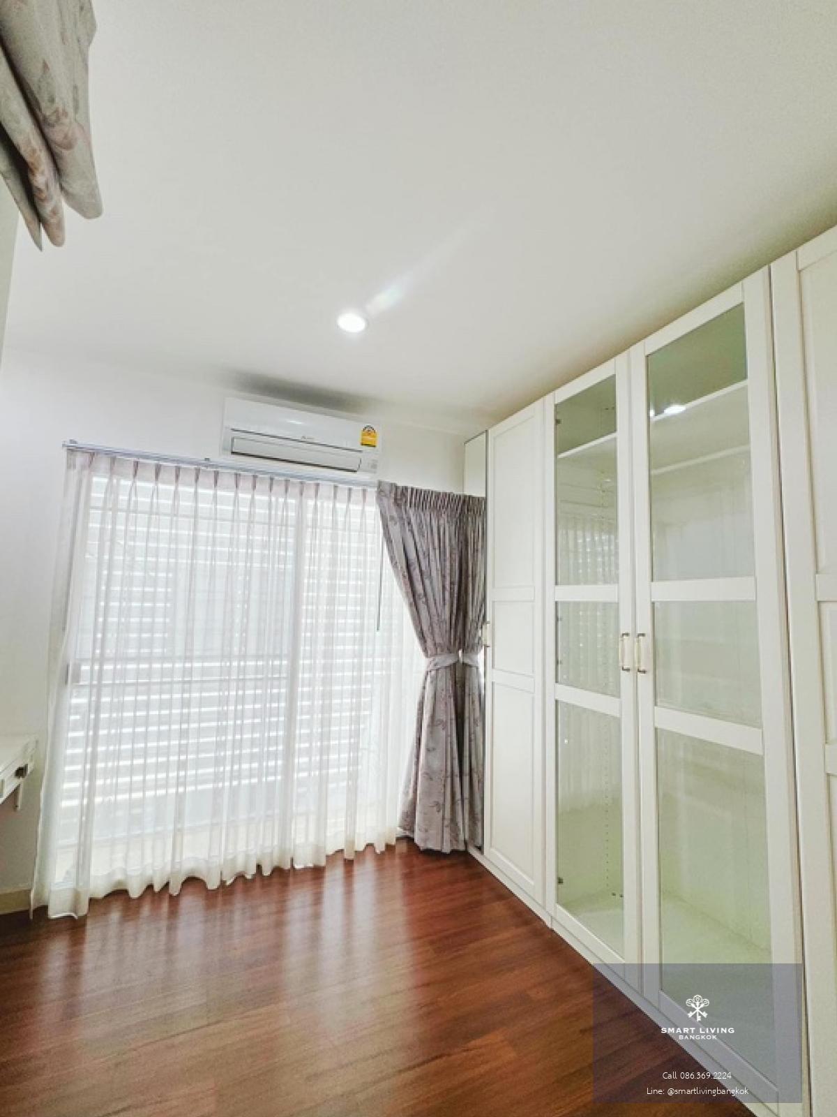 📢👇Luxury 3 storey Townhome at Leon Sukhumvit 62, good compound with good security, next to the expressway, nearby numerous schools, shopping malls, hospitals, restaurants