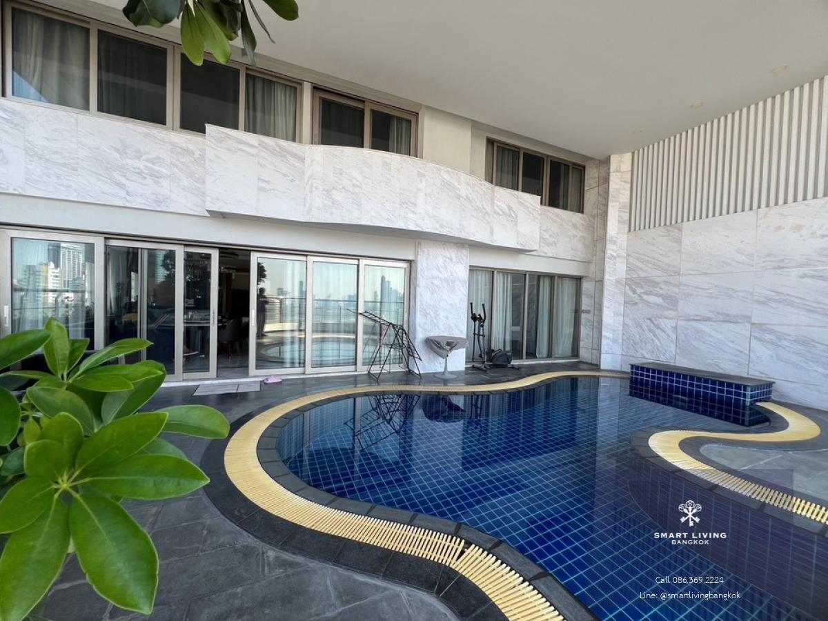 📢👇Living or investing in luxury duplex unit with private pool and panoramic city view , walking distance to Emporium