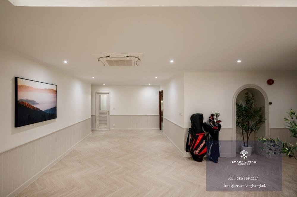 📢👇Newly renovated PENTHOUSE ( replaced water and electricity systems throughout the house, changed floors, new walls, new bathrooms ) , decorated in Modern Luxury style with a small putting golf course at the big balcony , unblocked view